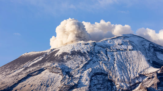 VOLCAN ACTIVO ATARDECER Y HIELO